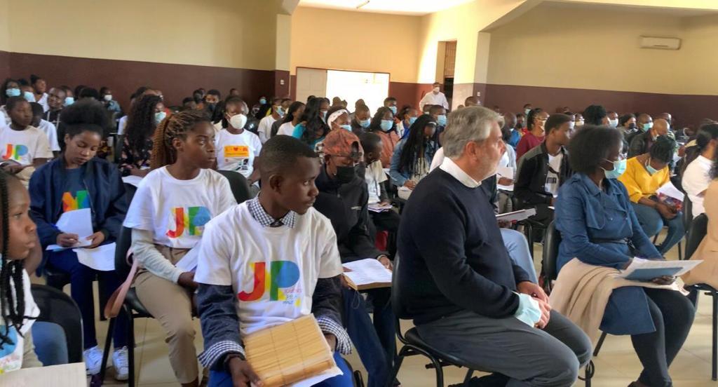 En visite au Mozambique, Andrea Riccardi fête les 20 ans du programme DREAM et rencontre les communautés de Maputo et Matola